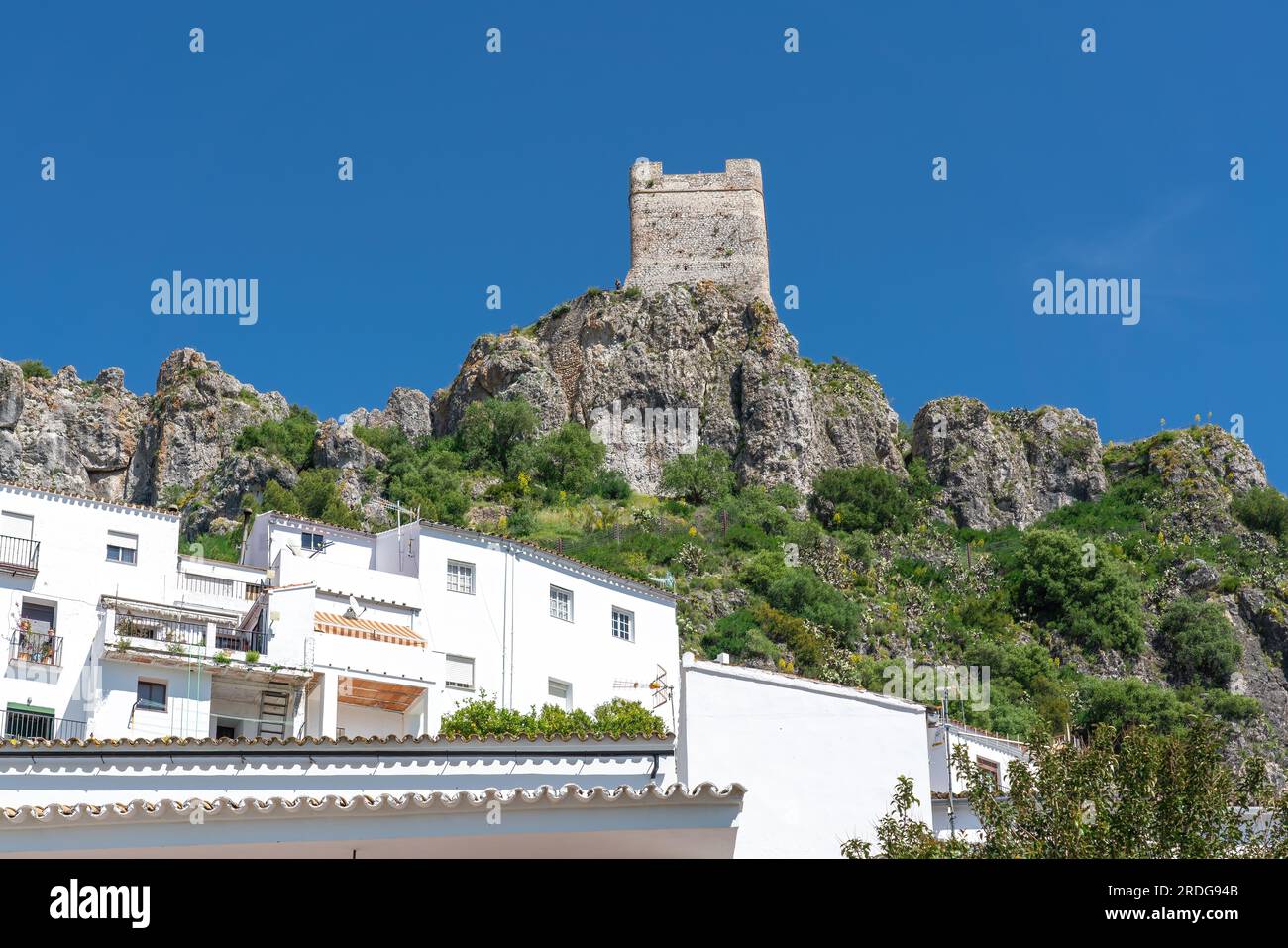 Burgturm Zahara de la Sierra - Zahara de la Sierra, Andalusien, Spanien Stockfoto