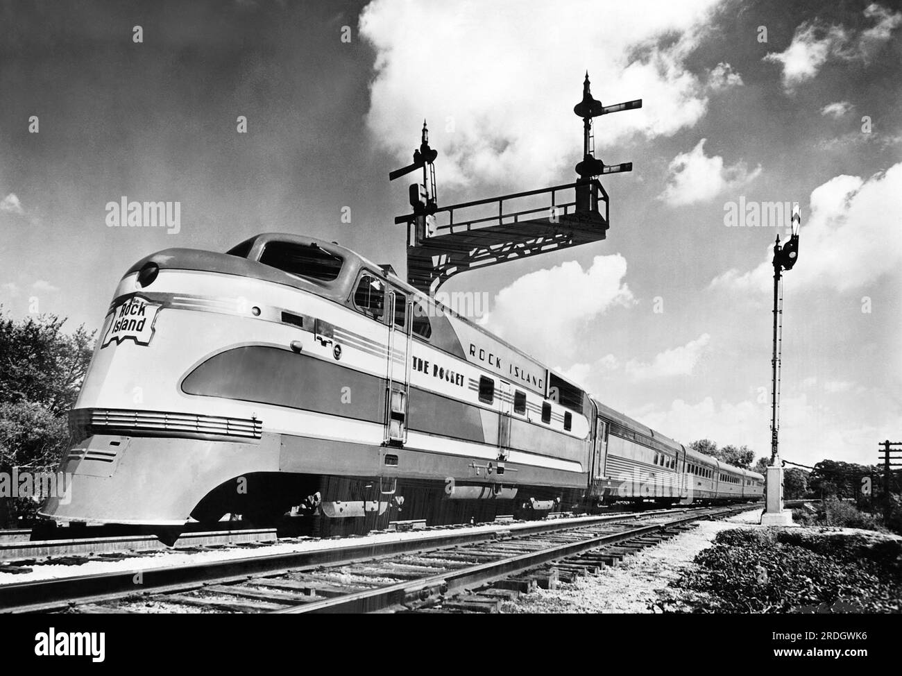 USA: August 1937 The „Rocket“, einer der sechs neuen Diesel-Elektrozüge dieses Namens, die von den Rock Island Lines in Betrieb genommen werden. Stockfoto