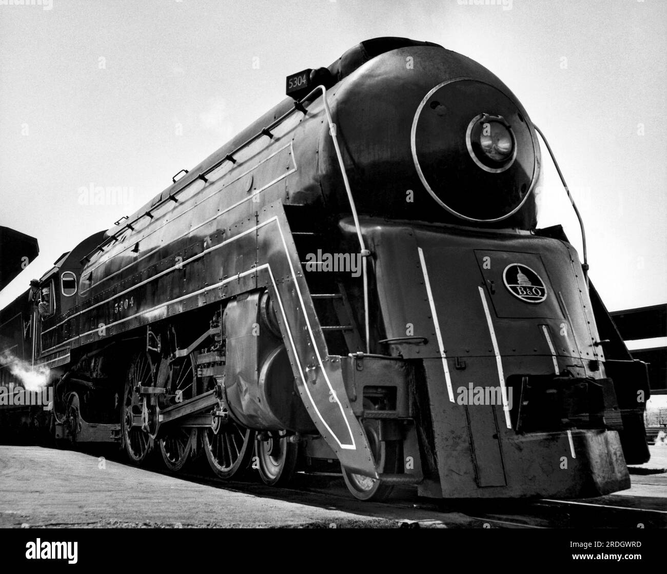 Cincinnati, Ohio: 25. März 1955. Die Lokomotive Baltimore und Ohio, die „Cincinnatian“, für den Personenzug, der ab 1947 zwischen Baltimore, Maryland, und Cincinnati, Ohio, verkehrte. Stockfoto