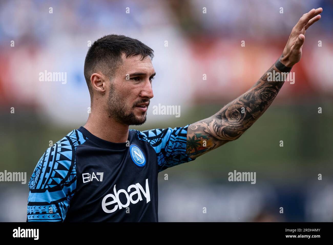 Matteo Politano von SSC Napoli hat sich vor dem Saisonvorkampf zwischen SSC Napoli und ASD Anaune Val di Non für ein freundliches Fußballspiel entschieden. SSC Napoli gewann 6-1 gegen ASD Anaune Val di Non. Stockfoto