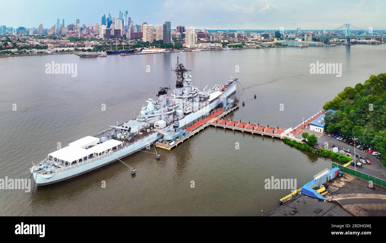 Die USS New Jersey (BB-62) ist ein Schlachtschiff der Iowa-Klasse und war das zweite Schiff der United States Navy, das nach dem US-Bundesstaat New Jersey benannt wurde. Schrott Stockfoto