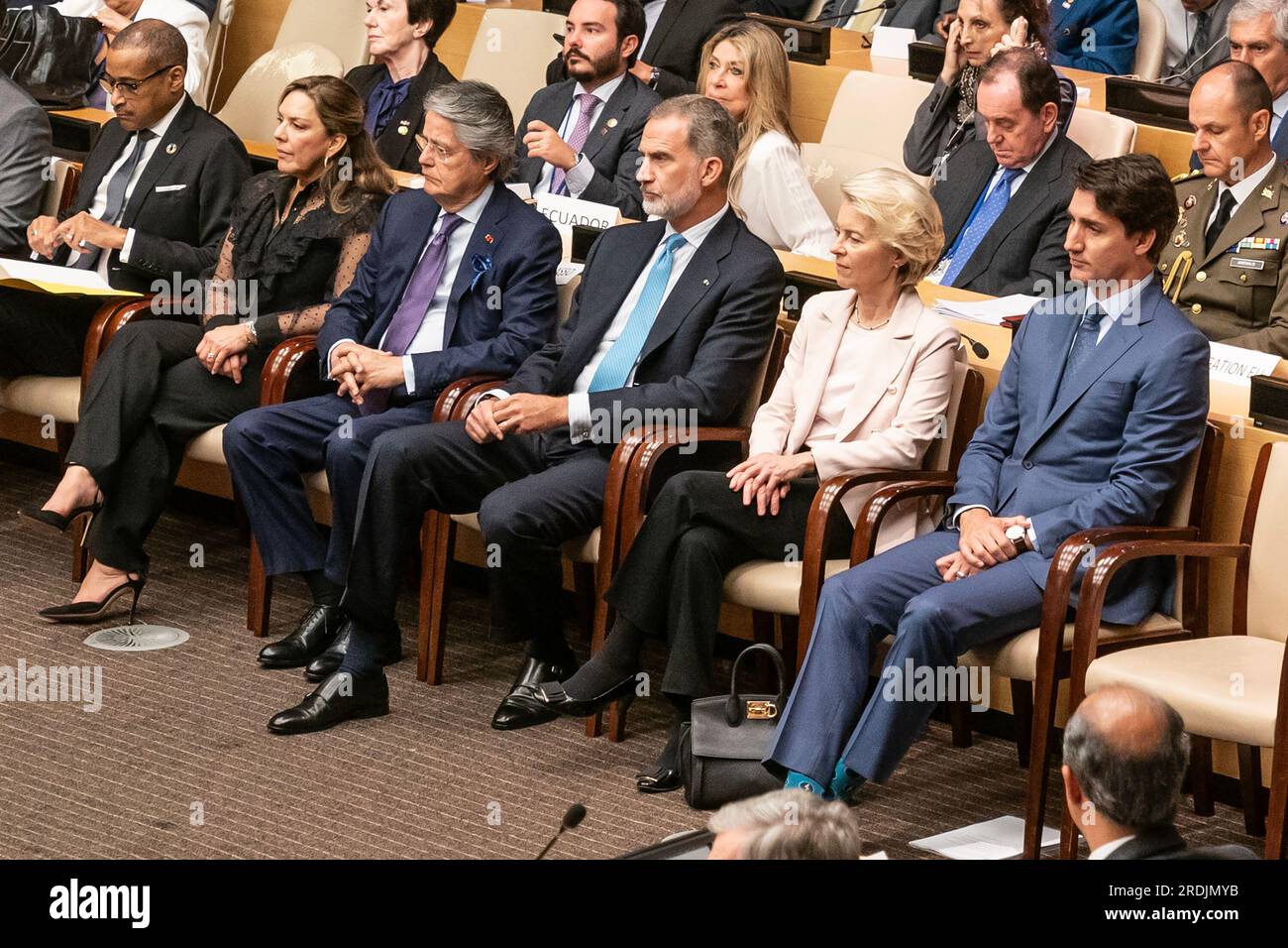 New York, New York, USA. 21. Juli 2023. Ehefrau von Ecuador Maria de Lourdes Alcivar Crespo, Präsident von Ecuador Guillermo Lasso Mendoza, König von Spanien Felipe VI, Präsidentin der Europäischen Kommission Ursula von der Leyen, Premierminister von Kanada Justin Trudeau nimmt am Weltrechtskongress am UN-Hauptsitz in New York Teil. Während der Zeremonie wurde der Europäischen Kommission der Weltpreis für Frieden und Freiheit verliehen. Die Auszeichnung gilt als Nobelpreis für Recht. (Kreditbild: © Lev Radin/Pacific Press via ZUMA Press Wire) NUR ZUR REDAKTIONELLEN VERWENDUNG! Nicht für den kommerziellen GEBRAUCH! Stockfoto