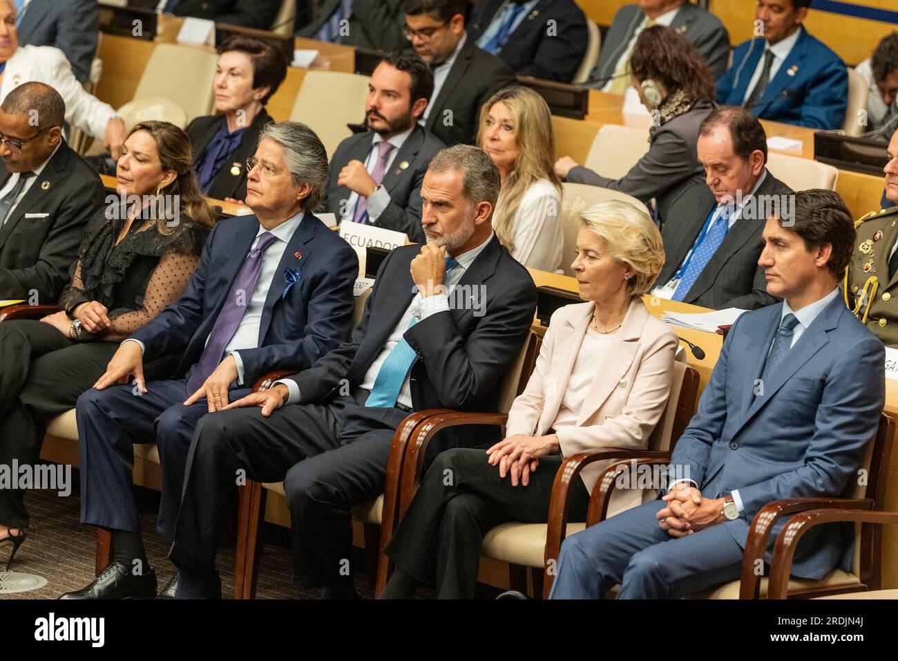 New York, New York, USA. 21. Juli 2023. Ehefrau von Ecuador Maria de Lourdes Alcivar Crespo, Präsident von Ecuador Guillermo Lasso Mendoza, König von Spanien Felipe VI, Präsidentin der Europäischen Kommission Ursula von der Leyen, Premierminister von Kanada Justin Trudeau nimmt am Weltrechtskongress am UN-Hauptsitz in New York Teil. Während der Zeremonie wurde der Europäischen Kommission der Weltpreis für Frieden und Freiheit verliehen. Die Auszeichnung gilt als Nobelpreis für Recht. (Kreditbild: © Lev Radin/Pacific Press via ZUMA Press Wire) NUR ZUR REDAKTIONELLEN VERWENDUNG! Nicht für den kommerziellen GEBRAUCH! Stockfoto