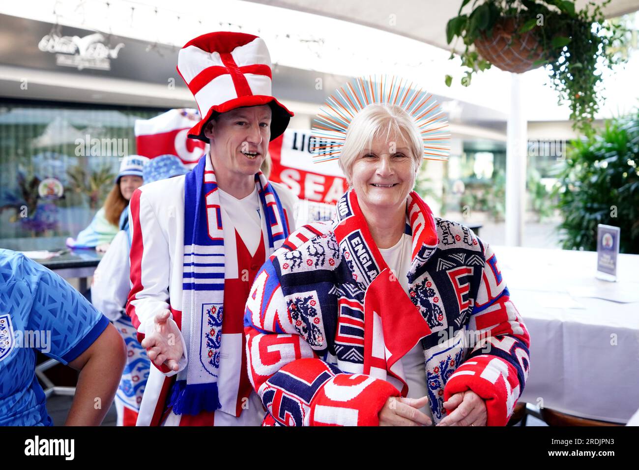 England Fangruppe, Free Lions, besuchen Sie vor der FIFA Women's World Cup 2023 einen lokalen Pub, Gruppe D Spiel im Brisbane Stadium, Brisbane. Bilddatum: Samstag, 22. Juli 2023. Stockfoto