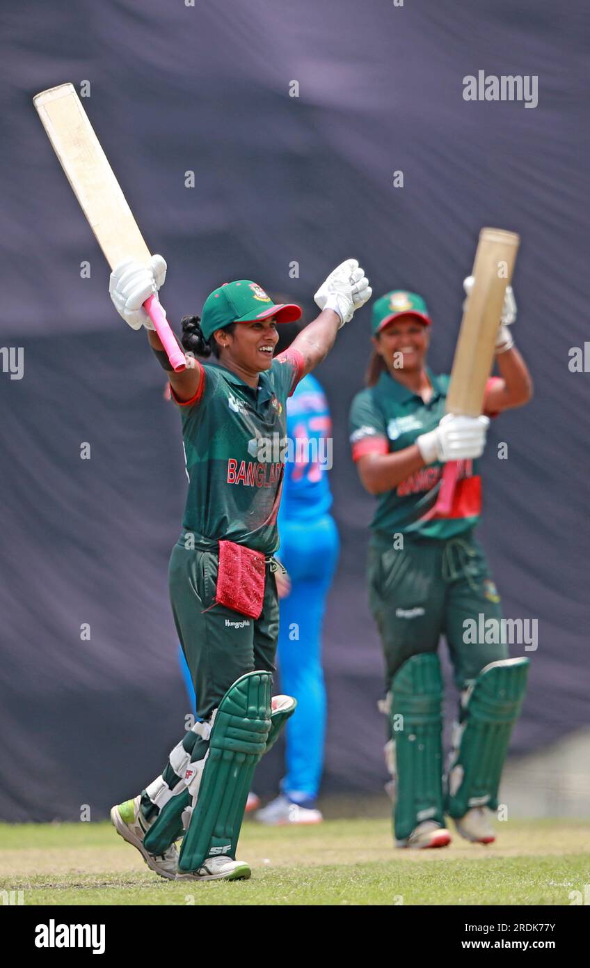 Fargana Hoque wurde die erste bangladesische Cricketfrau, die im dritten und letzten ODI gegen Indien auf der Sher-e-Bangla N ein ODI-Jahrhundert erzielte Stockfoto