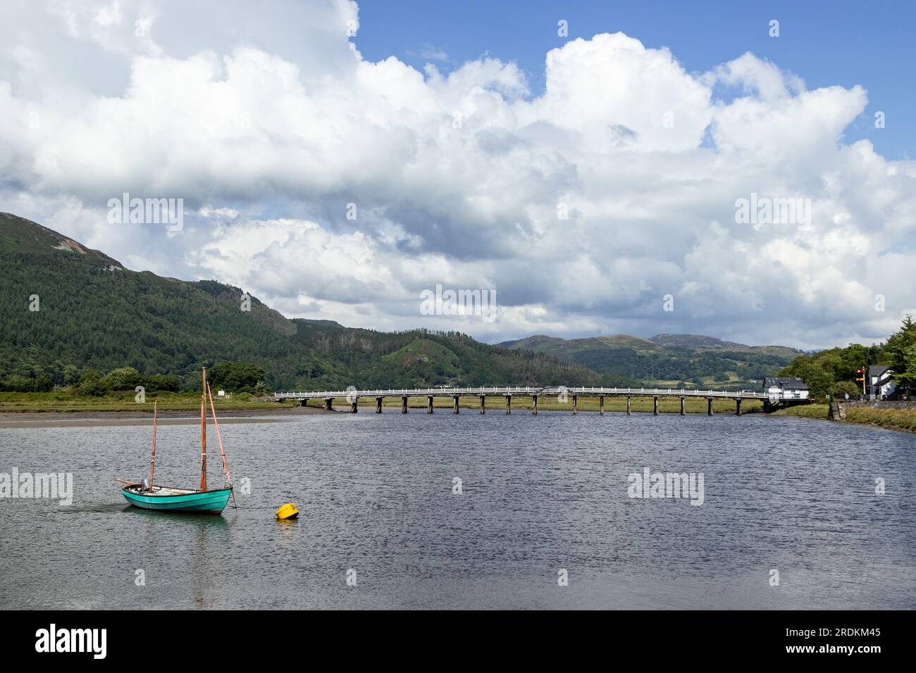 Penmaenpool-Mautbrücke am Fluss Mawddach, Wales Stockfoto