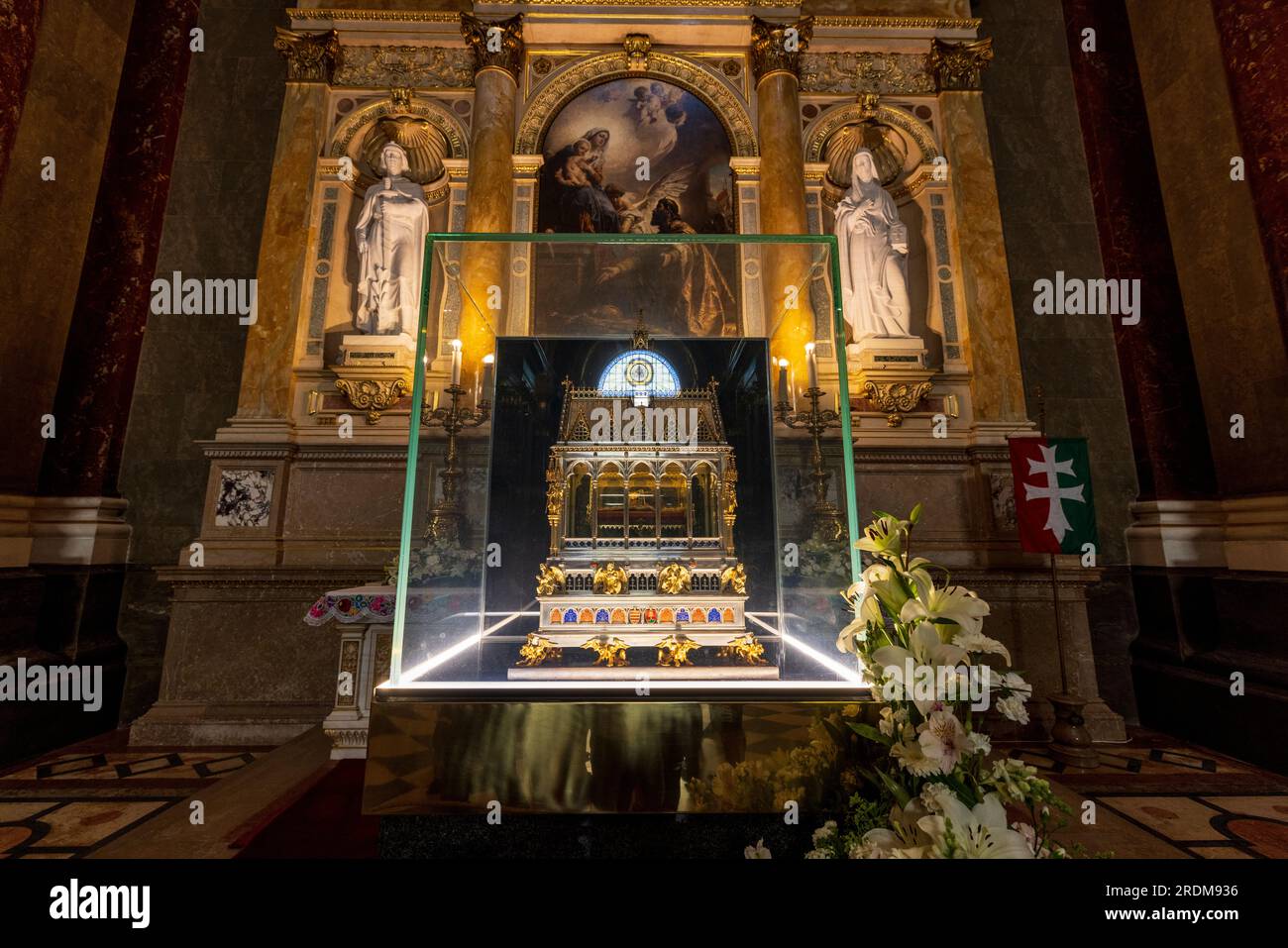 Die Heilige Rechte des Königs St. Stephen in der St.-Stephans-Basilika, Budapest, Ungarn Stockfoto