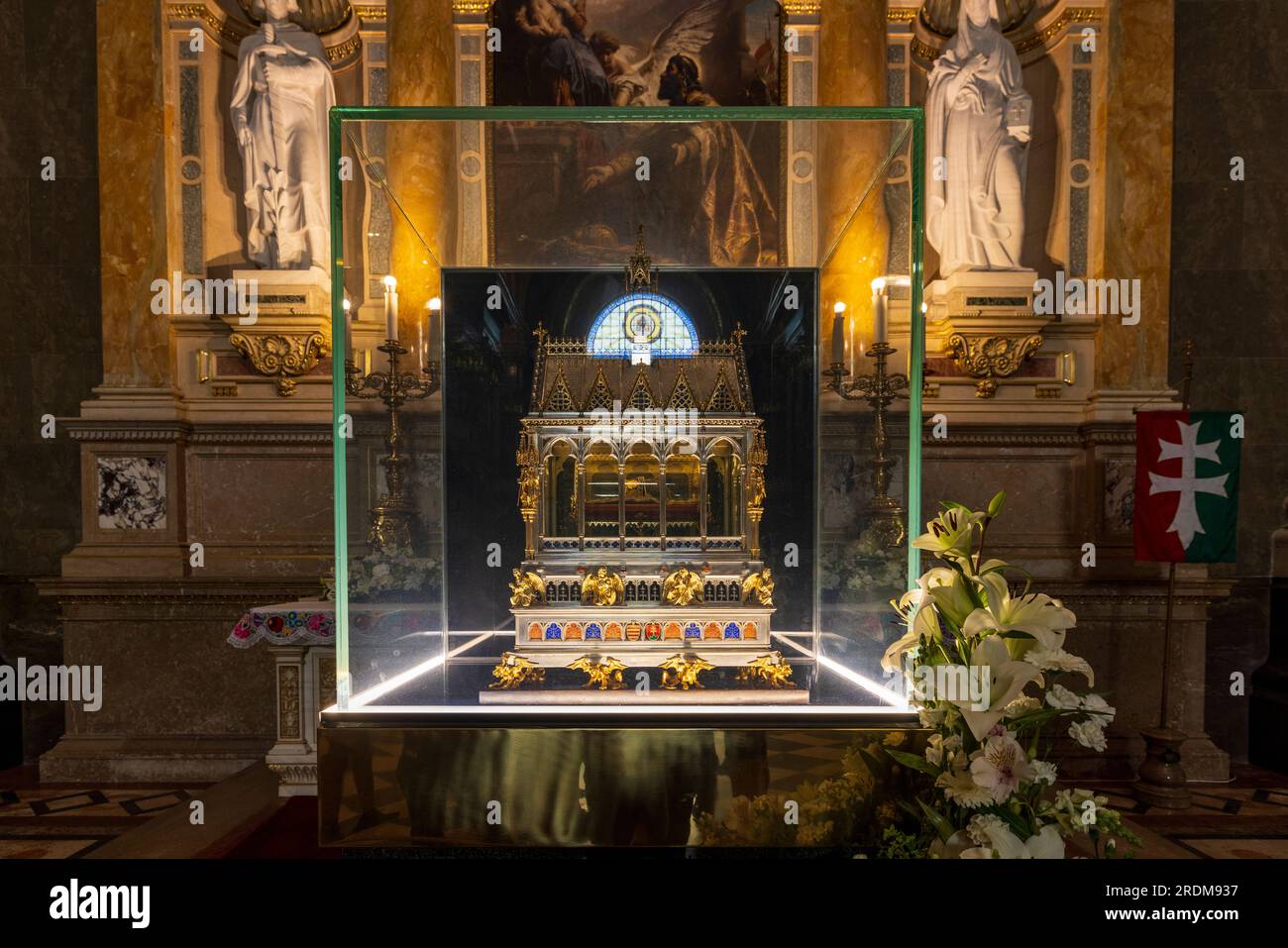 Die Heilige Rechte des Königs St. Stephen in der St.-Stephans-Basilika, Budapest, Ungarn Stockfoto