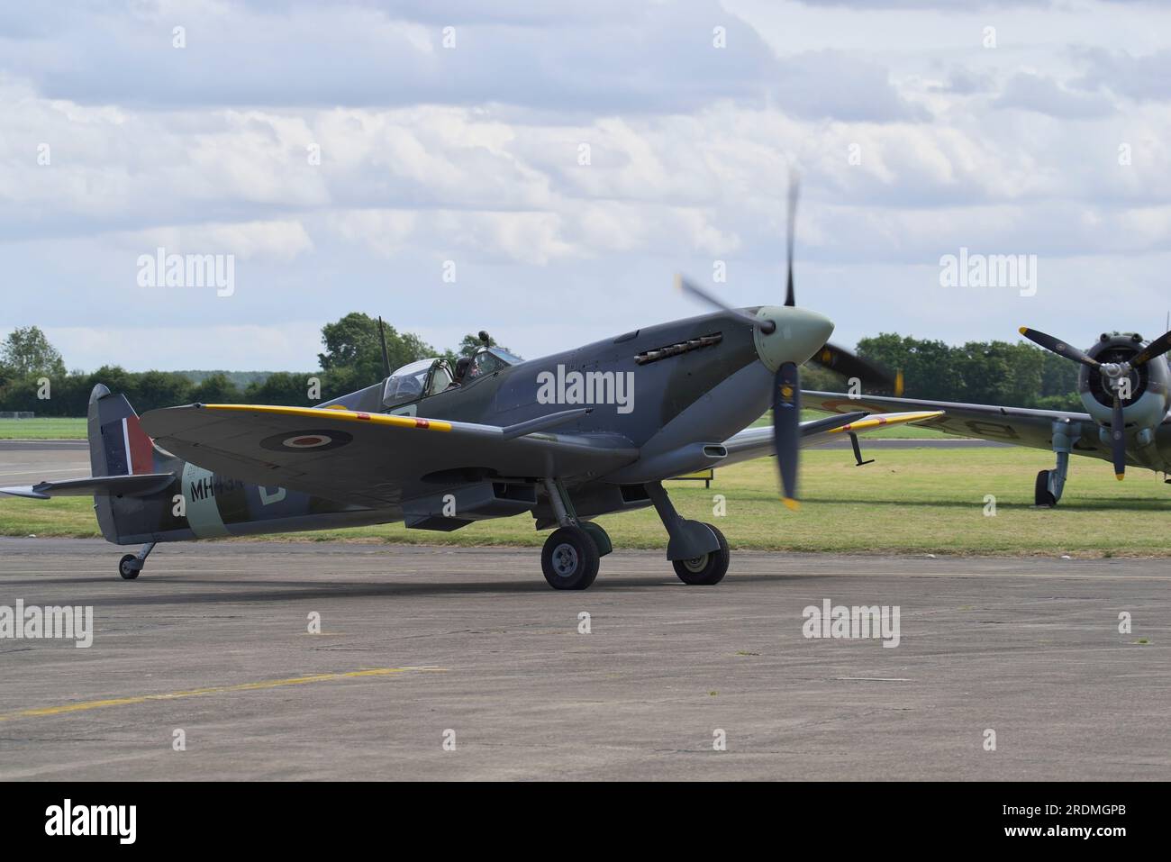 Vickers Supermarine Spitfire IX, MH434, G-ASJV, Flying Legends 2023, Church Fenton, England, Stockfoto