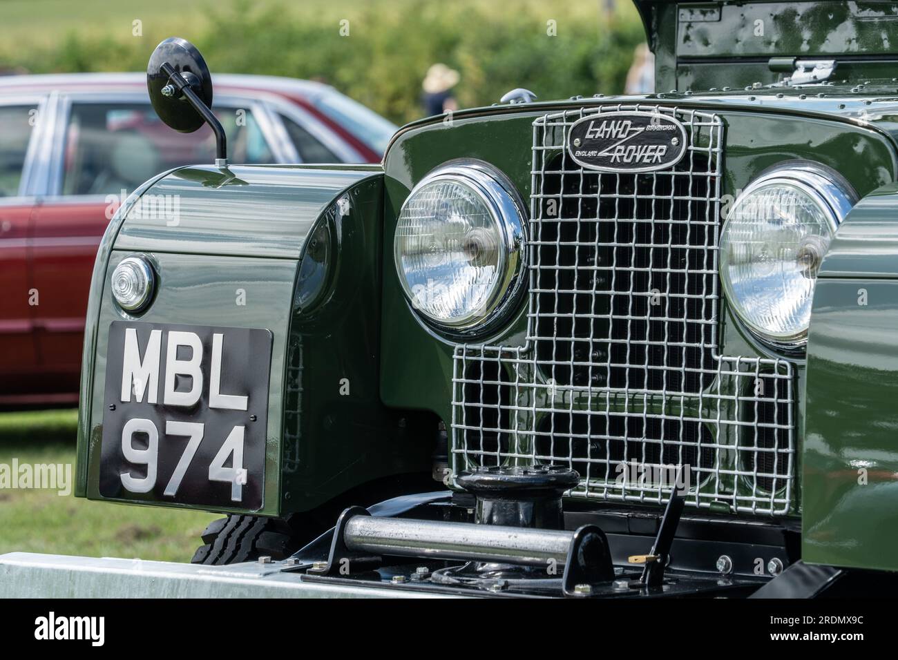 Nahaufnahme des Kühlergrills und der Scheinwerfer der Land Rover Serie 1 Classic Stockfoto