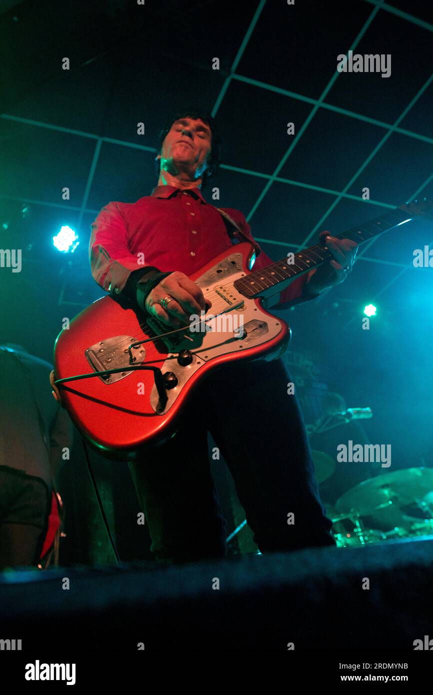 Johnny Marr (ex The Smiths) tritt am 24. März 2014 mit gebrochener Hand im Brudenell Social Club in Leeds auf Stockfoto Johnny Marr (ex The Smiths) tritt am 24. März 2014 mit gebrochener Hand im Brudenell Social Club in Leeds auf Stockfoto