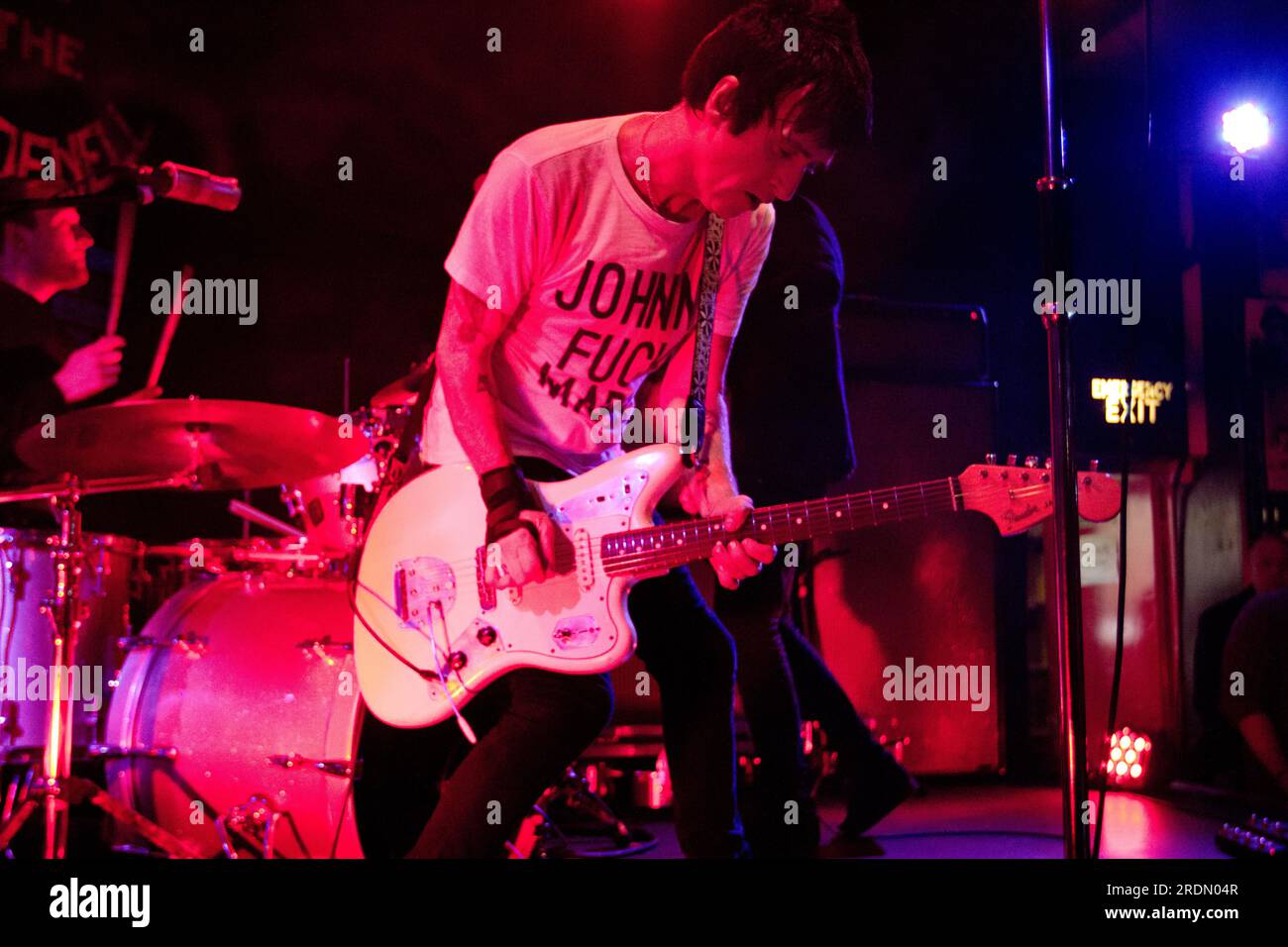 Johnny Marr (ex The Smiths) tritt am 24. März 2014 mit gebrochener Hand im Brudenell Social Club in Leeds auf Stockfoto