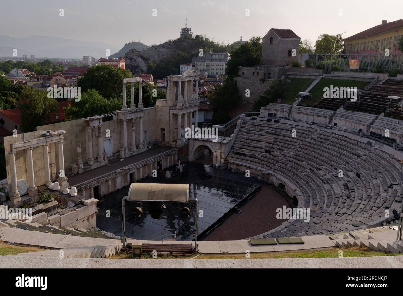 Römisches Theater von Philippopolis in Plovdiv, Bulgarien, die älteste Stadt Europas. Derzeit als Arena für Auftritte und Konzerte genutzt Stockfoto