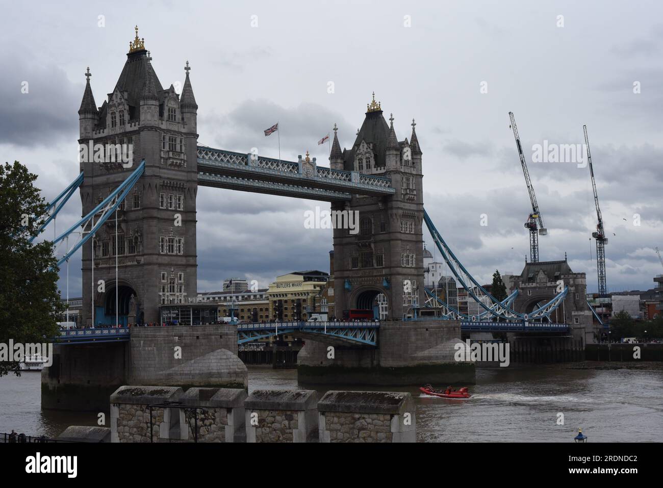 Tower Bridge vom Tower of London Stockfoto