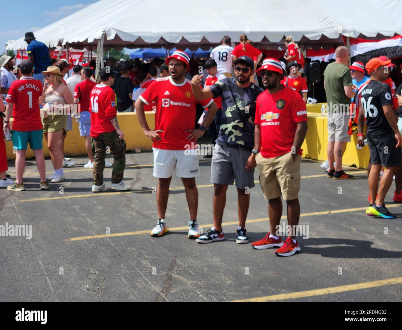 New Jersey, East Rutherford, USA. 22. Juli 2023. (SPO) Champions Tour: Manchester United gegen Arsenal. 22. Juli 2023, East Rutherford, New Jersey, USA: Die Fans treten während der Champions Tour mit einem vollgepackten Stadion vor dem Spiel der alten Rivalen zwischen den englischen Giganten Manchester United und Arsenal im MetLife Stadium in East Rutherford, New Jersey, auf. Kredit: Leco Viana/Thenews2 (Kredit: © Leco Viana/TheNEWS2 via ZUMA Press Wire) NUR REDAKTIONELLE VERWENDUNG! Nicht für den kommerziellen GEBRAUCH! Stockfoto