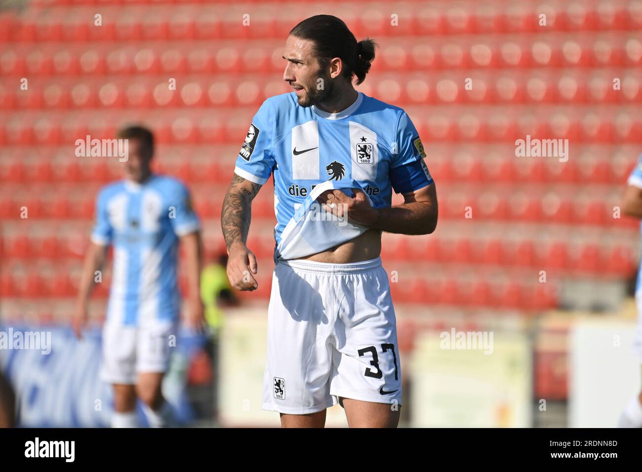 Marlon Frey (TSV München 1860), Action, Einzelbild, Einzelmotiv ausschneiden, Halbfigur, Halbe Figur. TSV München 1860 - SpVgg Unterhaching Fußballturnier im Alpenbauer Sportpark Unterhaching am 22. Juli 2023. ? Stockfoto