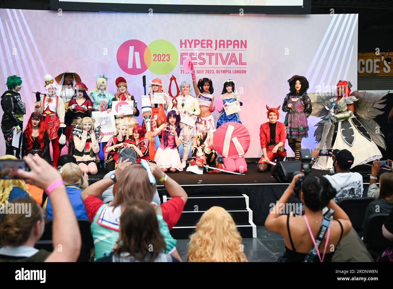 London, Großbritannien. 22. Juli 2023. Hyper Japan Cosplay Masquerade-Wettbewerb bei DER HYPER JAPAN 2023, Tag 2, bei Olympia London, Großbritannien. Kredit: Siehe Li/Picture Capital/Alamy Live News Stockfoto