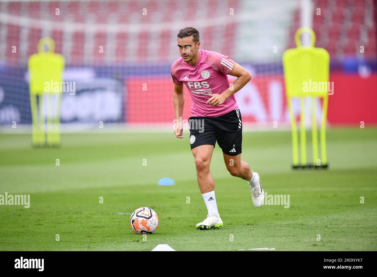 Bangkok, Thailand. 22. Juli 2023. Harry Winks aus Leicester City trainiert während des Vorsaison-Spiels gegen Tottenham Hotspur im Rajamangala Stadium. (Foto: Amphol Thongmueangluang/SOPA Images/Sipa USA) Guthaben: SIPA USA/Alamy Live News Stockfoto