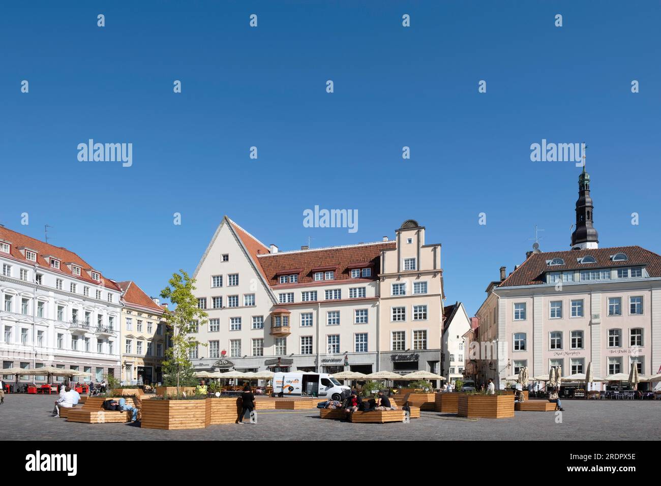 Tallinn Rathausplatz und malerische Altstadt. Tallinna vanalinn, Estland Stockfoto