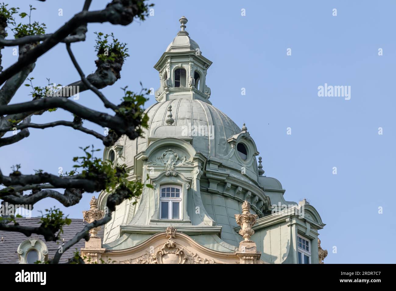 Bonn, Deutschland - 22. Mai 2023 : Blick auf ein schönes Wohngebäude im Zentrum von Bonn Stockfoto