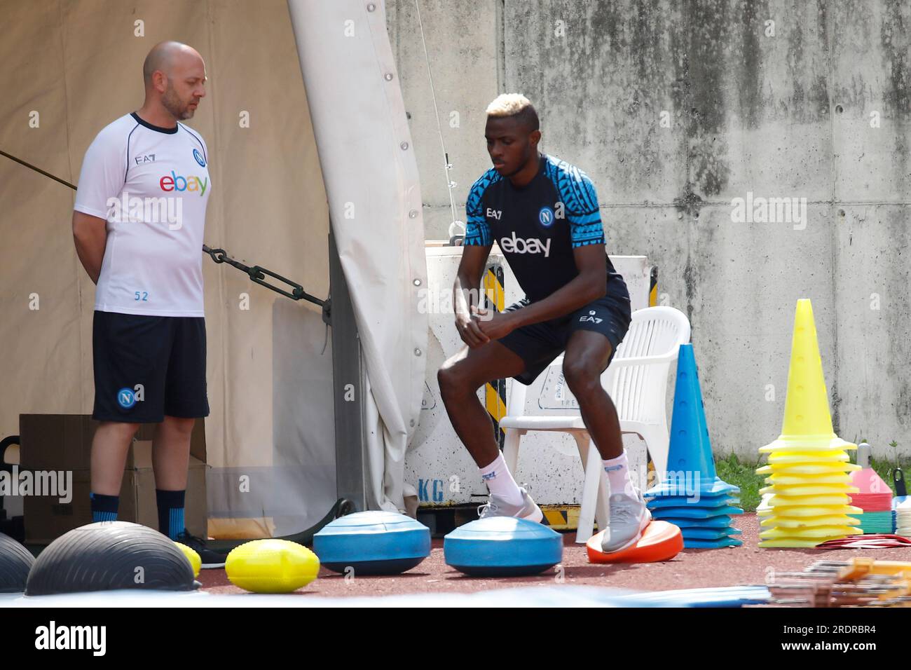 Dimaro, Neapel, Italien. 23. Juli 2023. Victor Osimhen von Neapel während eines Trainingscamps vor der Saison, Dimaro Italy (Kreditbild: © Ciro De Luca/ZUMA Press Wire), NUR REDAKTIONELLE VERWENDUNG! Nicht für den kommerziellen GEBRAUCH! Stockfoto