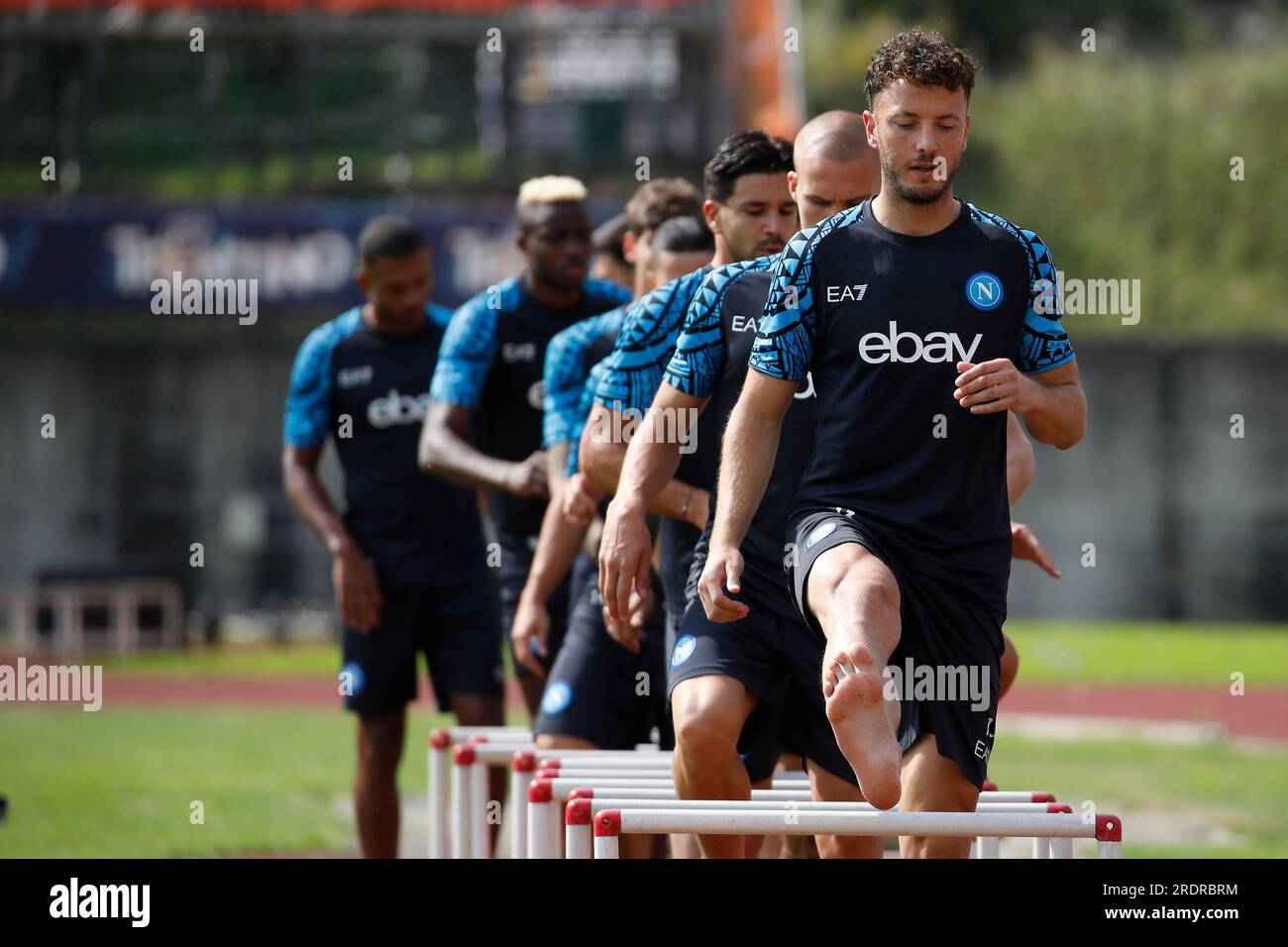 Dimaro, Neapel, Italien. 23. Juli 2023. Amir Rrahmani von Neapel während eines Trainingscamps in der Vorsaison, Dimaro Italy (Kreditbild: © Ciro De Luca/ZUMA Press Wire), NUR REDAKTIONELLE VERWENDUNG! Nicht für den kommerziellen GEBRAUCH! Stockfoto