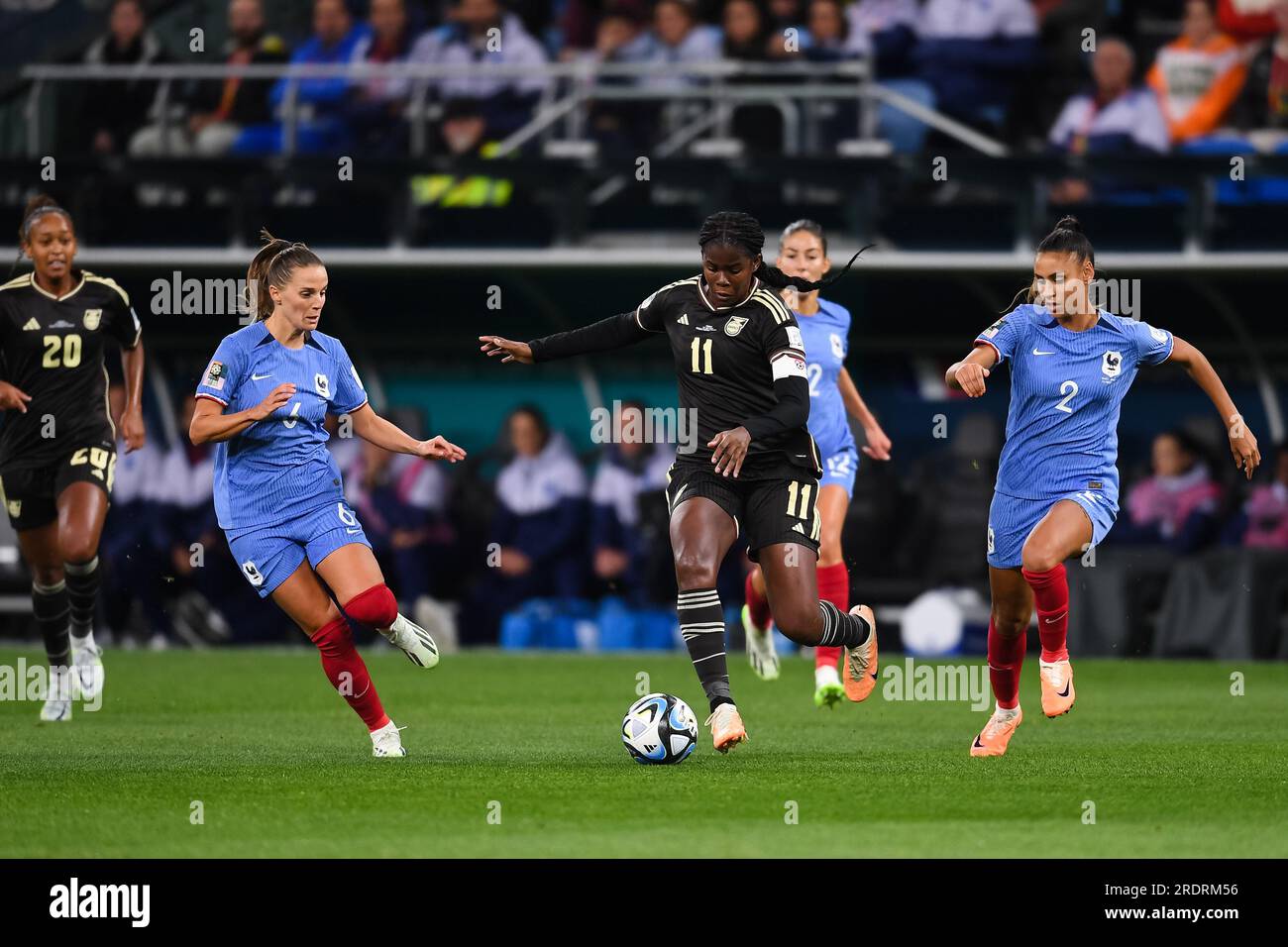 Sydney, Australien, 23. Juli 2023. Khadija Shaw aus Jamaika spielt am 23. Juli 2023 im Allianz-Stadion in Sydney, Australien, beim Fußball der Frauen-Weltmeisterschaft zwischen Frankreich und Jamaika den Ball. Kredit: Steven Markham/Speed Media/Alamy Live News Stockfoto