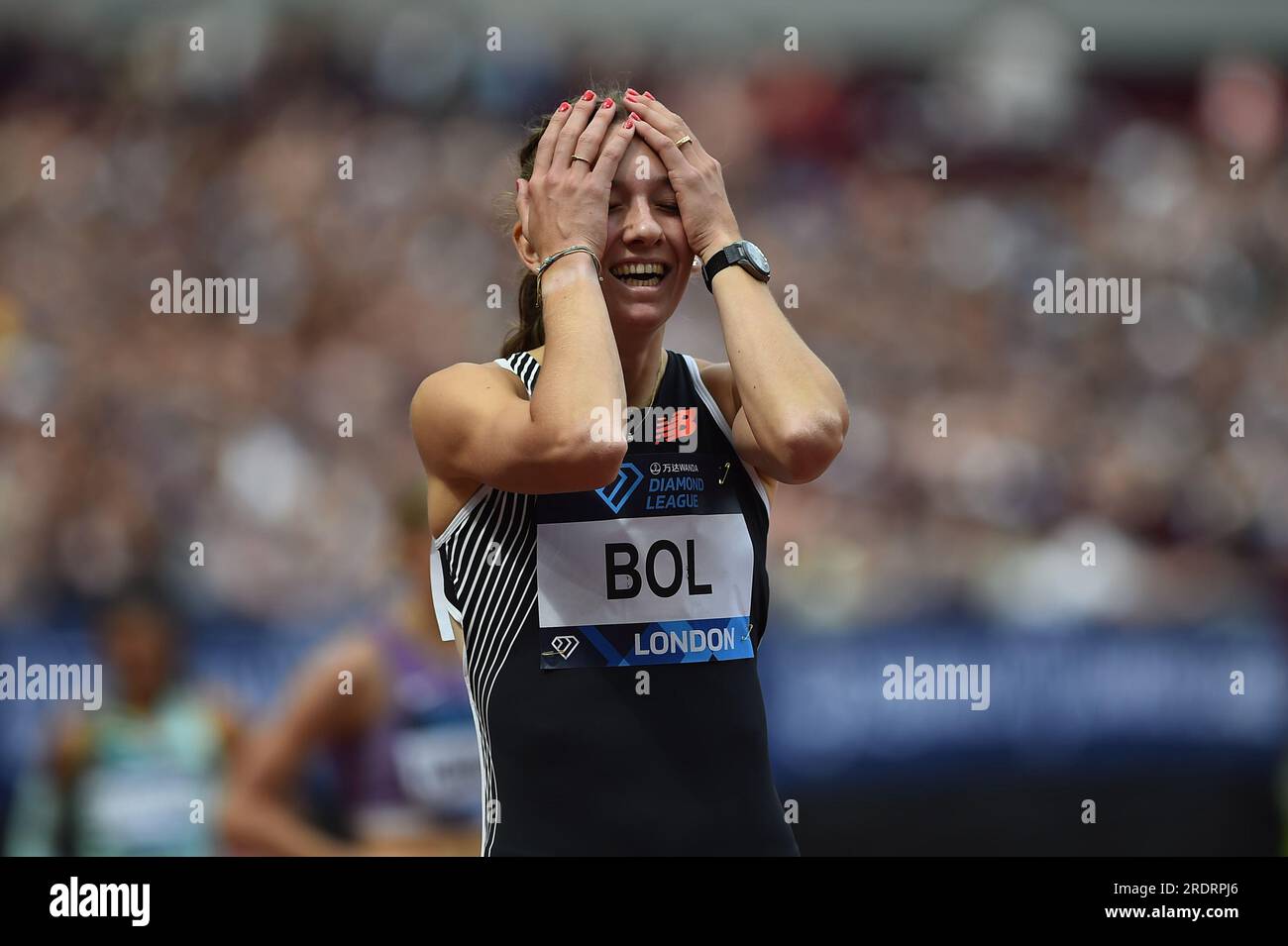 London, Großbritannien. 23. Juli 2023 Femke Bol setzt am Sonntag, den 23. Juli 2023, beim Treffen der Wanda Diamond League im Londoner Stadion in Stratford in London, England, einen neuen europäischen Rekord in den Women's 400m Hürden. (Foto: Pat Scaasi | MI News) Guthaben: MI News & Sport /Alamy Live News Stockfoto