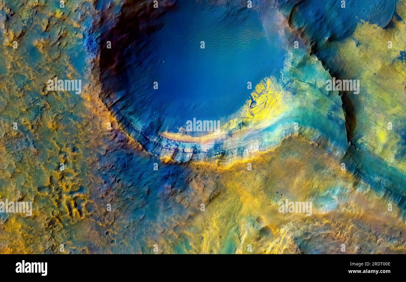 Planet Mars Exploration. Sedimentgesteine im Terby Krater. Die wunderschöne Vielfalt der Farben im Gelände. Digitale Verstärkung eines Bildes b Stockfoto