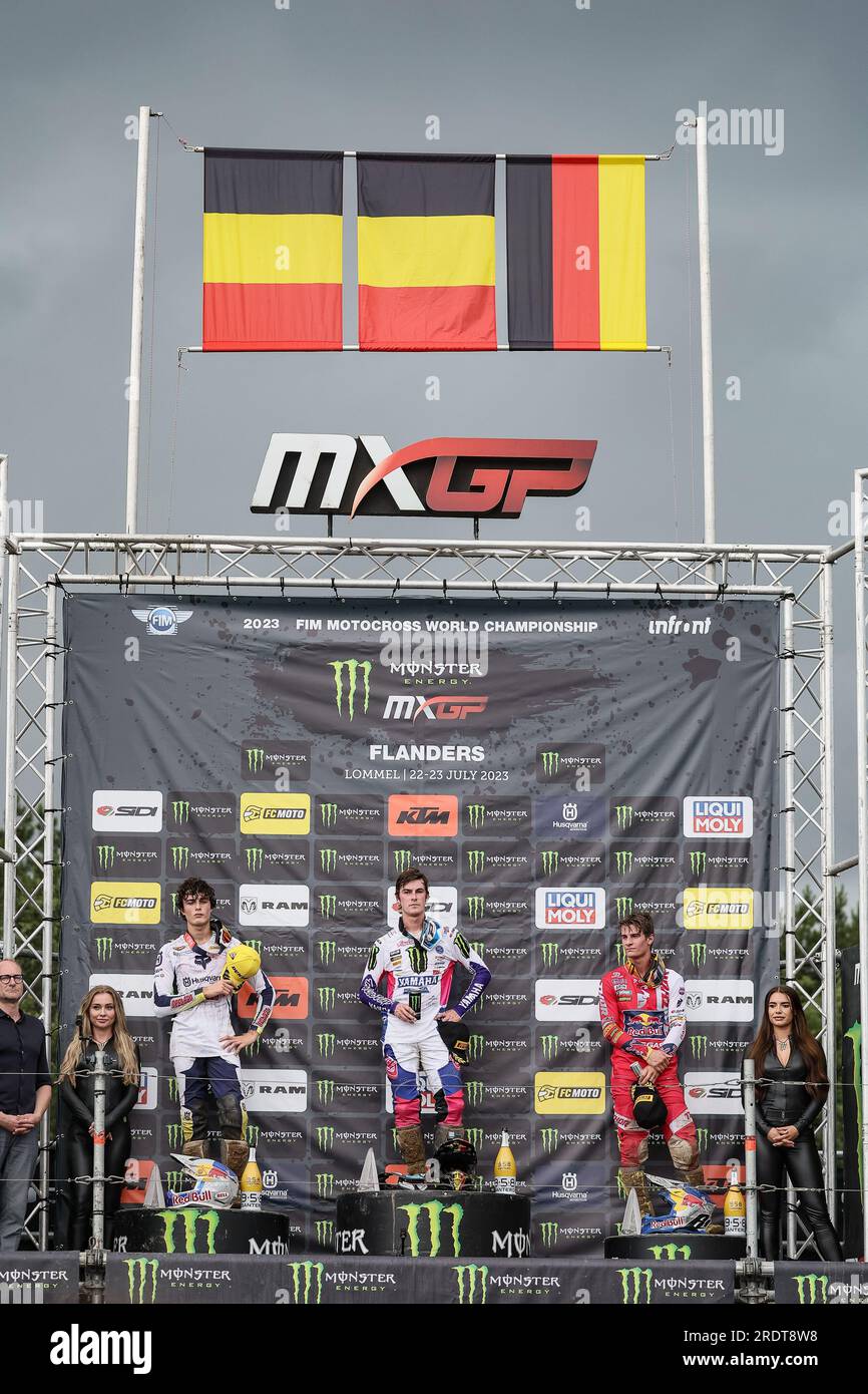 Lucas Coenen, der belgische Jago Geerts und der deutsche Simon Langenfelder feiern nach dem Motocross MX2 Grand Prix Flanders, Rennen 13/19 der FIM Motocross-Weltmeisterschaft, Sonntag, den 23. Juli 2023 in Lommel auf dem Podium. BELGA FOTO BRUNO FAHY Stockfoto