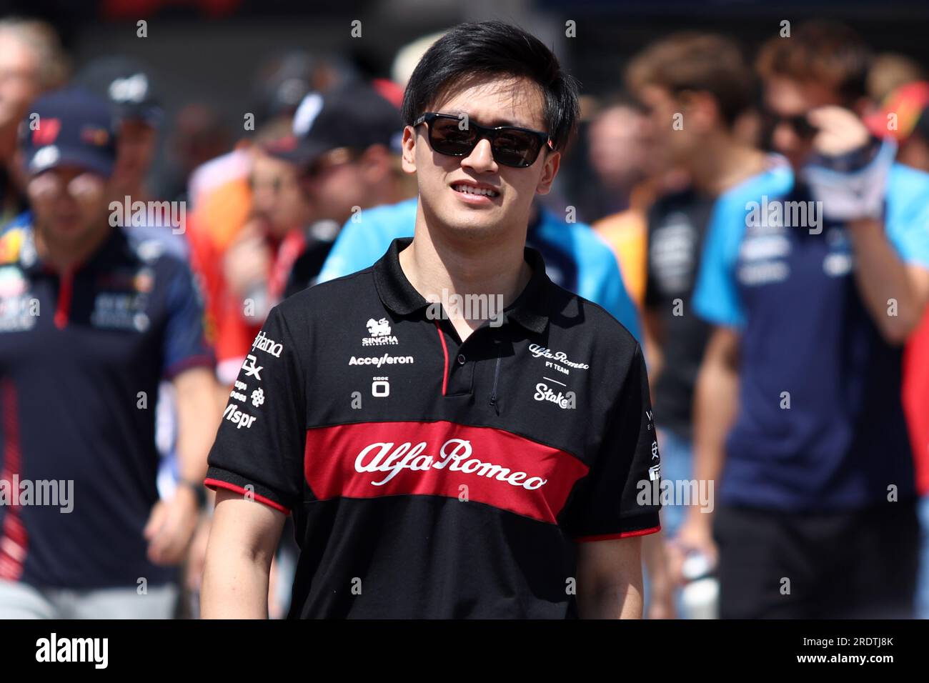 Mogyorod, Ungarn. 23. Juli 2023. Guanyu Zhou vom Alfa Romeo F1 Team während der Fahrerparade vor dem Großen Preis von Ungarn F1 . Kredit: Marco Canoniero/Alamy Live News Stockfoto