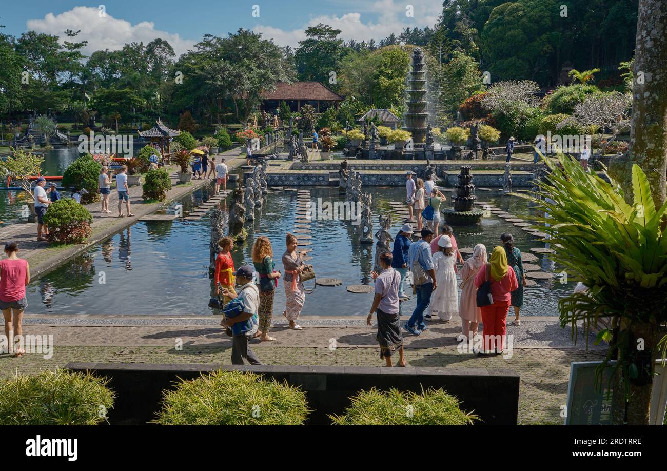 Tirta Gangga ist ein ehemaliger königlicher Palast im Osten Balis, Indonesien, benannt nach dem heiligen Ganges im Hinduismus. Stockfoto