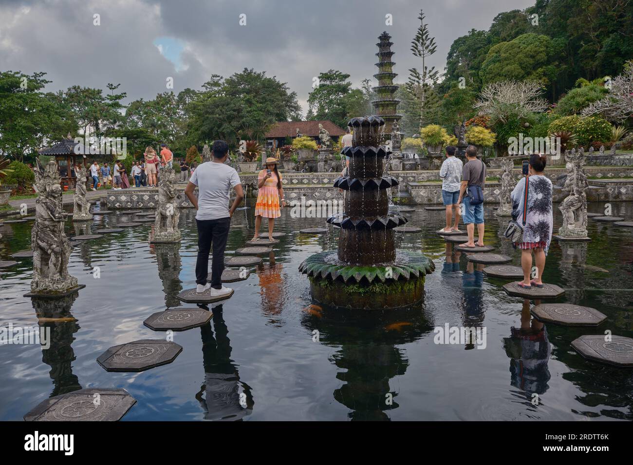 Tirta Gangga ist ein ehemaliger königlicher Palast im Osten Balis, Indonesien, benannt nach dem heiligen Ganges im Hinduismus. Stockfoto