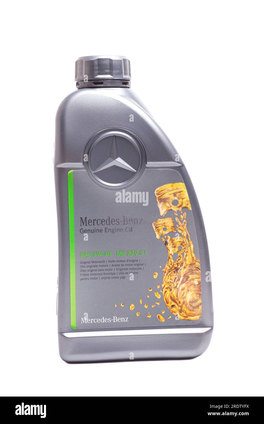 Halbsynthetisches Motorenöl Mercedes-Benz MB 229,51 5W-30, 1 l Stockfoto