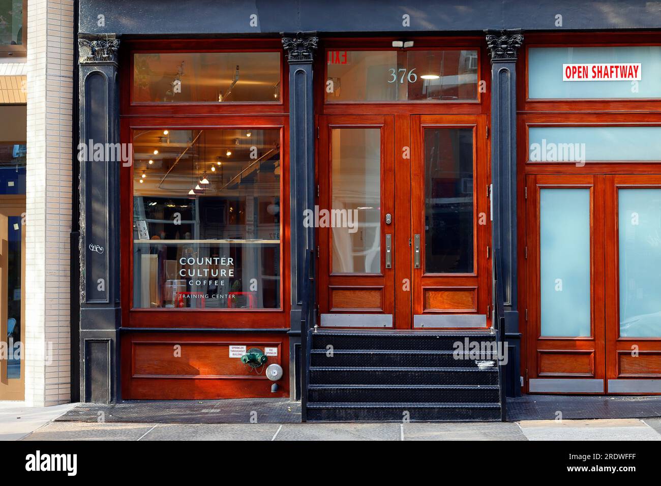 Counter Culture Coffee Training Center, 376 Broome St, New York, NYC, Schaufensterfront eines Barista Training Centers in Manhattan Nolita/Chinatown Stockfoto