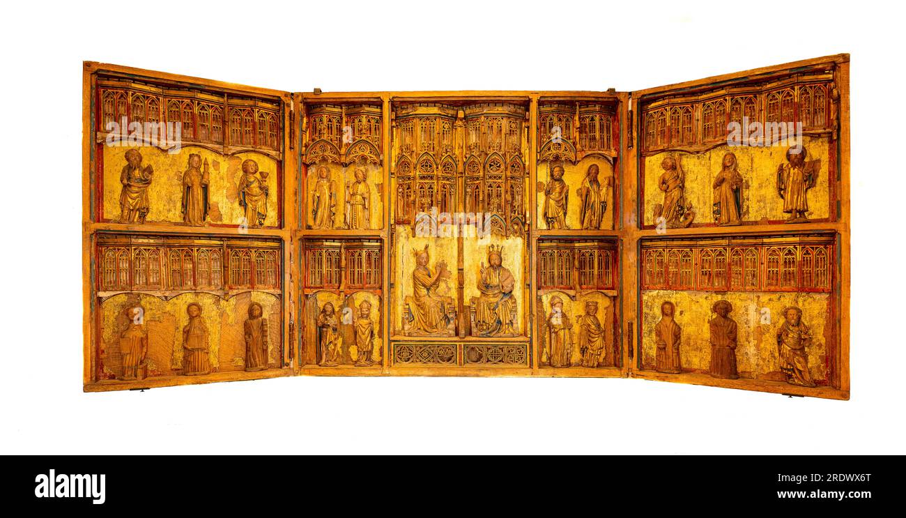 Mittelalterliches goldenes Triptych isoliert auf weiß, Schweden, 19. Juli 2023 Stockfoto