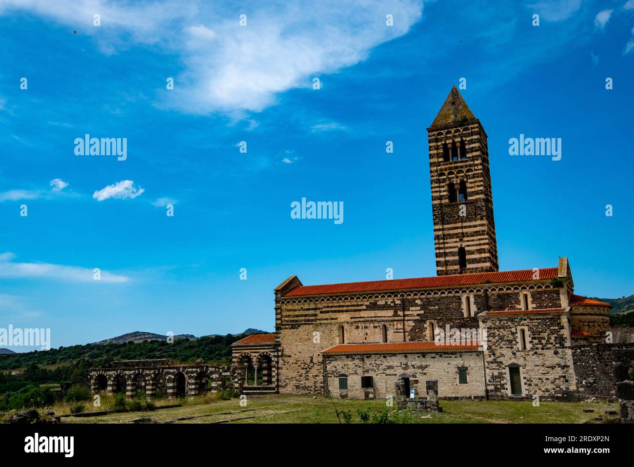 Kirche der Heiligen Dreifaltigkeit Saccargia - Sardinien - Italien Stockfoto