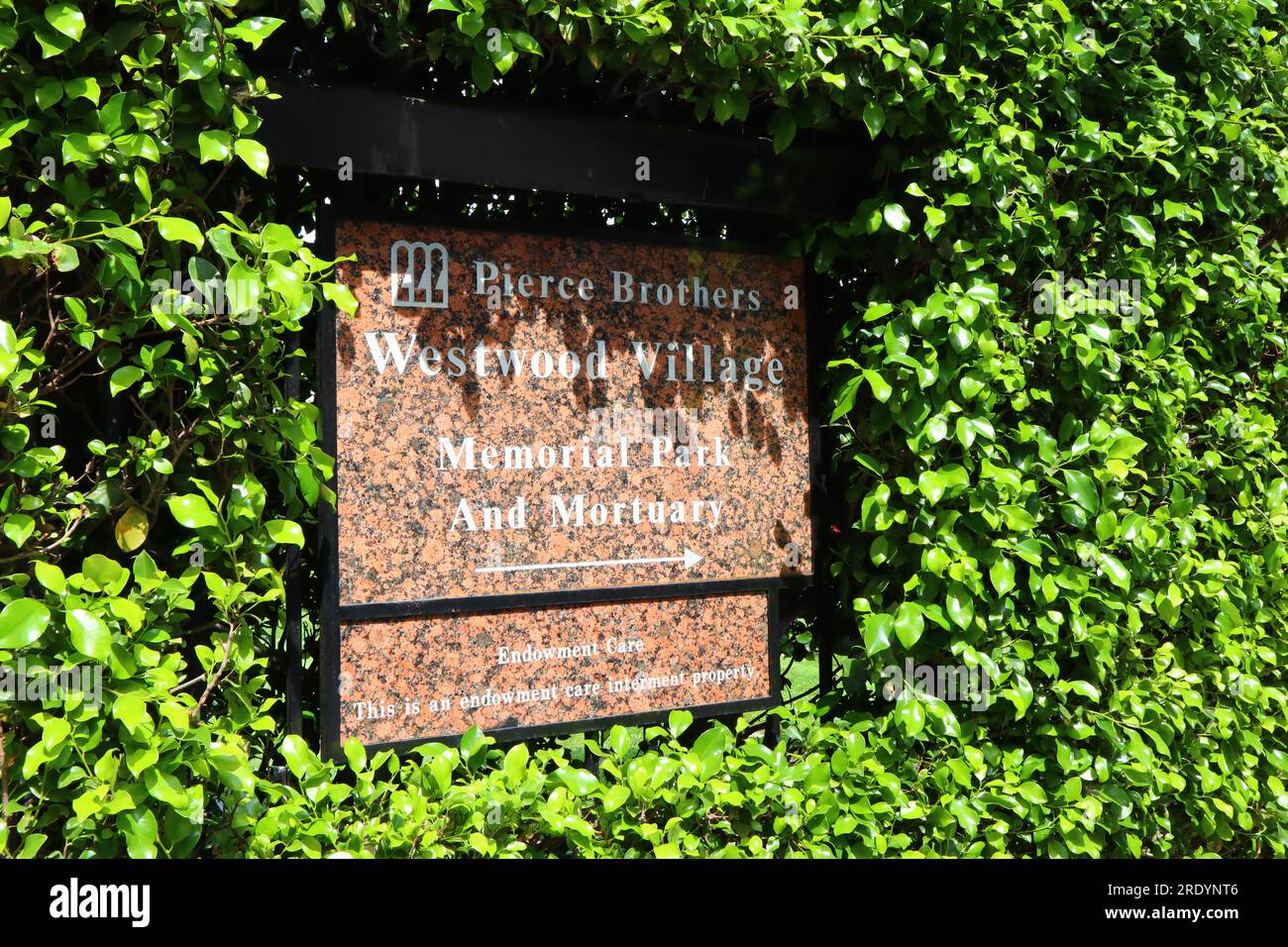Los Angeles, Kalifornien: Pierce Brothers Westwood Village Memorial Park Cemetery and Mortuary Stockfoto