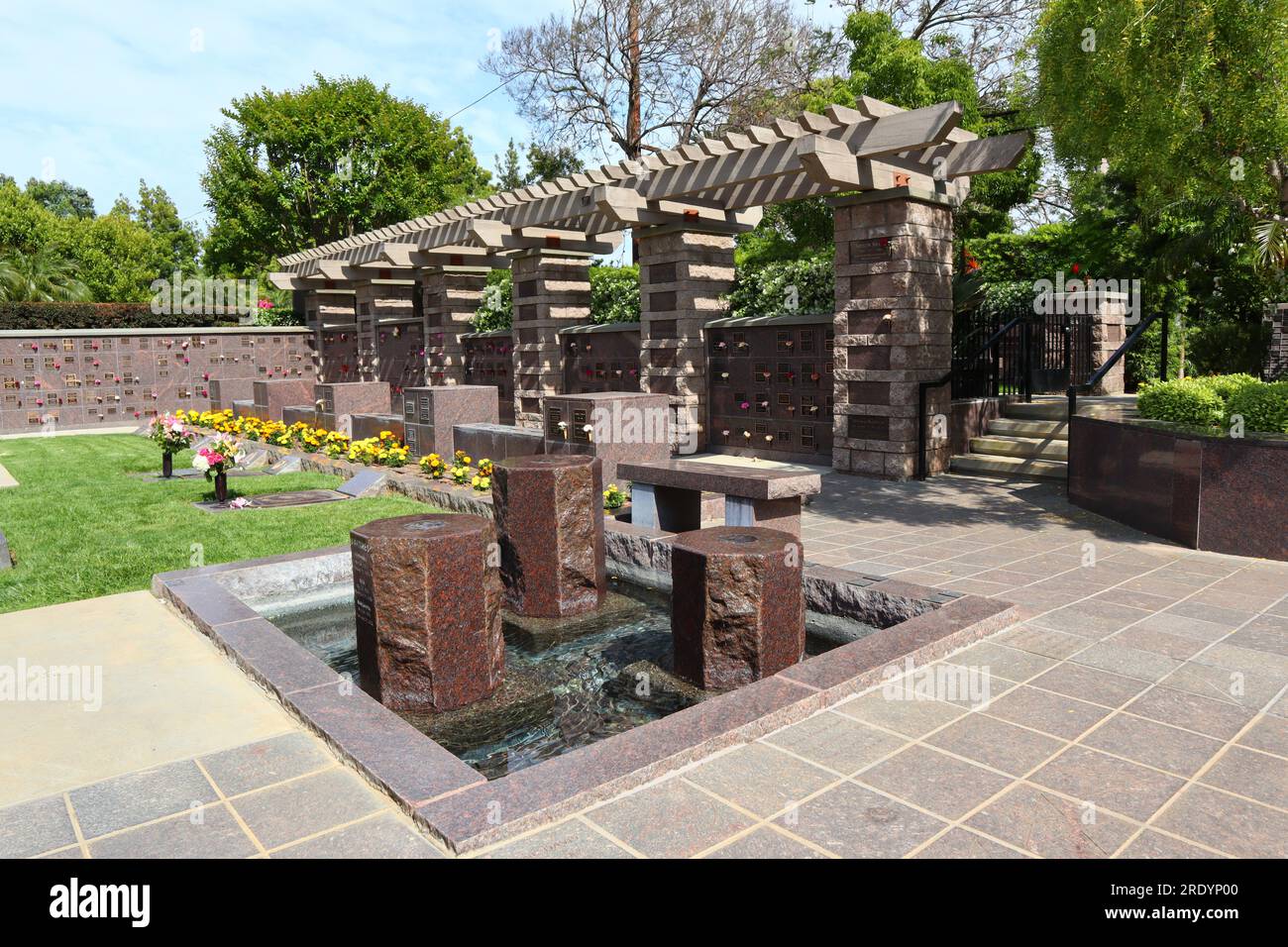 Los Angeles, Kalifornien: Pierce Brothers Westwood Village Memorial Park Cemetery and Mortuary Stockfoto