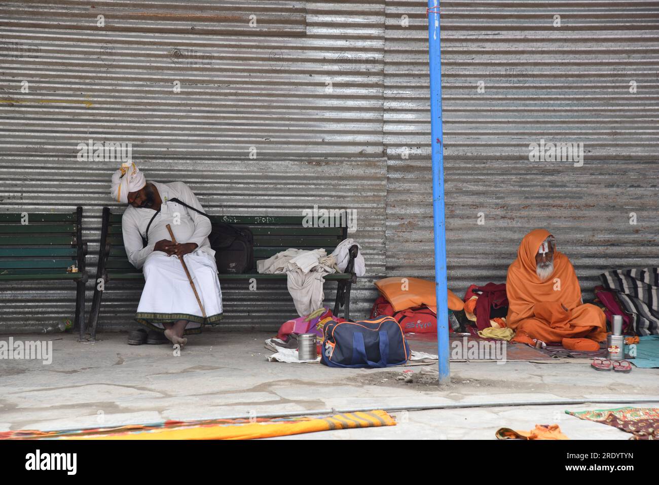 Kedarnath ist eine der heiligsten Wallfahrtsorte von Lord Shiva im Bezirk Rudraprayag der Region Garhwal in Uttarakhand. Kedarnath ist einer der Char Dham in Uttarakhand und der wichtigste dham unter Panch kedar. Kedarnath liegt auf einer Höhe von 3586 m, auf dem Schoß der majestätischen Berggipfel und in der Nähe des Flusses Mandakini, Kedarnath Range ist einer der zwölf Jyotirlingas von Lord Shiva. Indien. Stockfoto