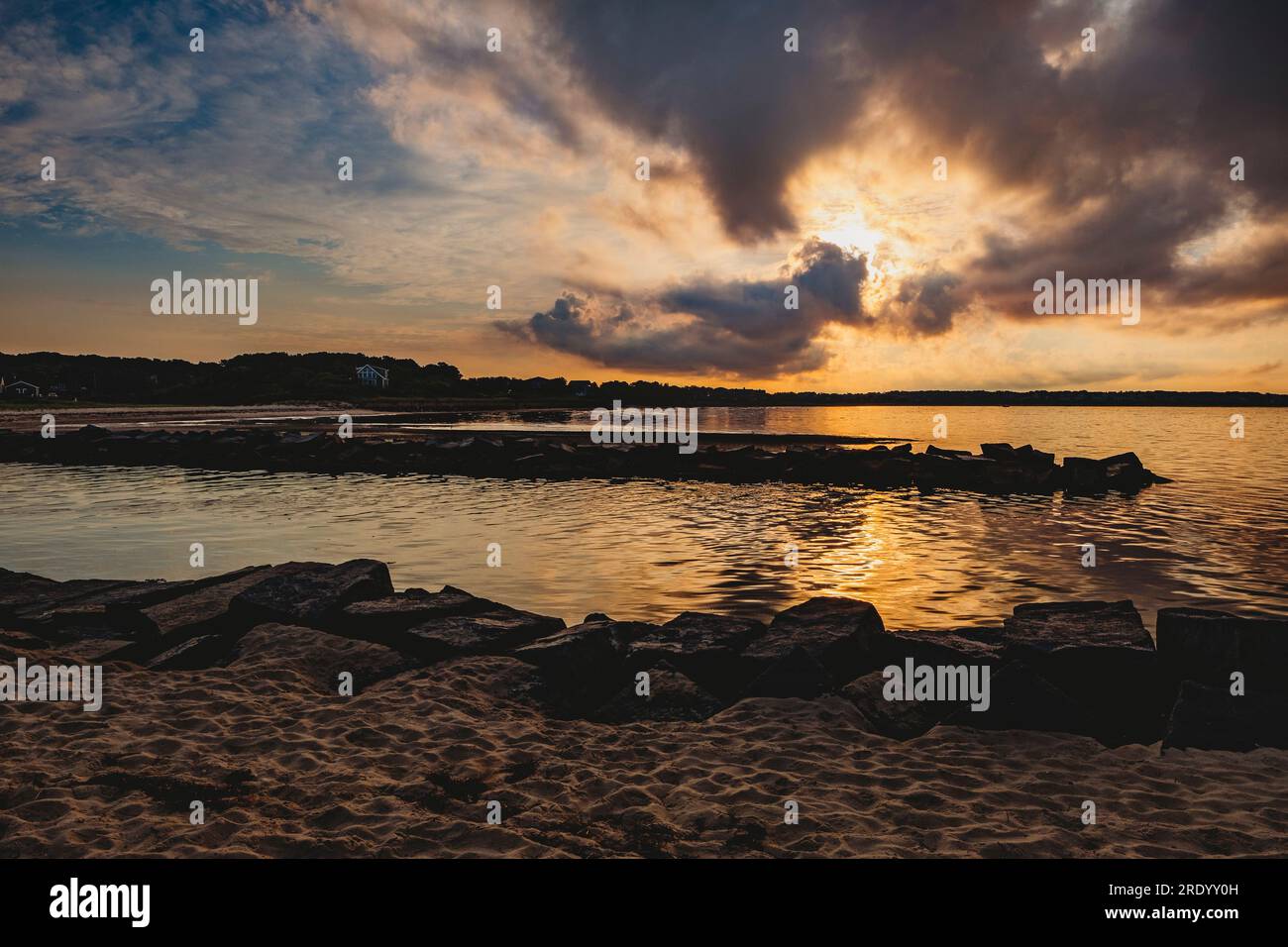 Sonnenaufgang am Strand in Cape Cod, Massachusetts Stockfoto