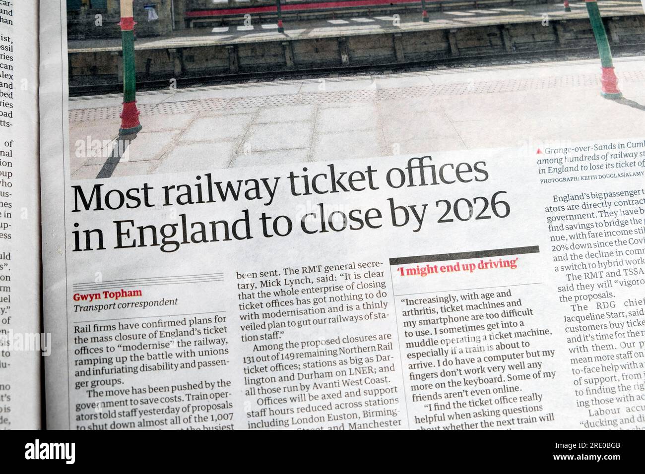 „Most Railway Ticket Offices in England to close by 2026“ Guardian Zeitung Schlagzeile Train Transportation and Unions Artikel 5 Juli 2023 London UK Stockfoto