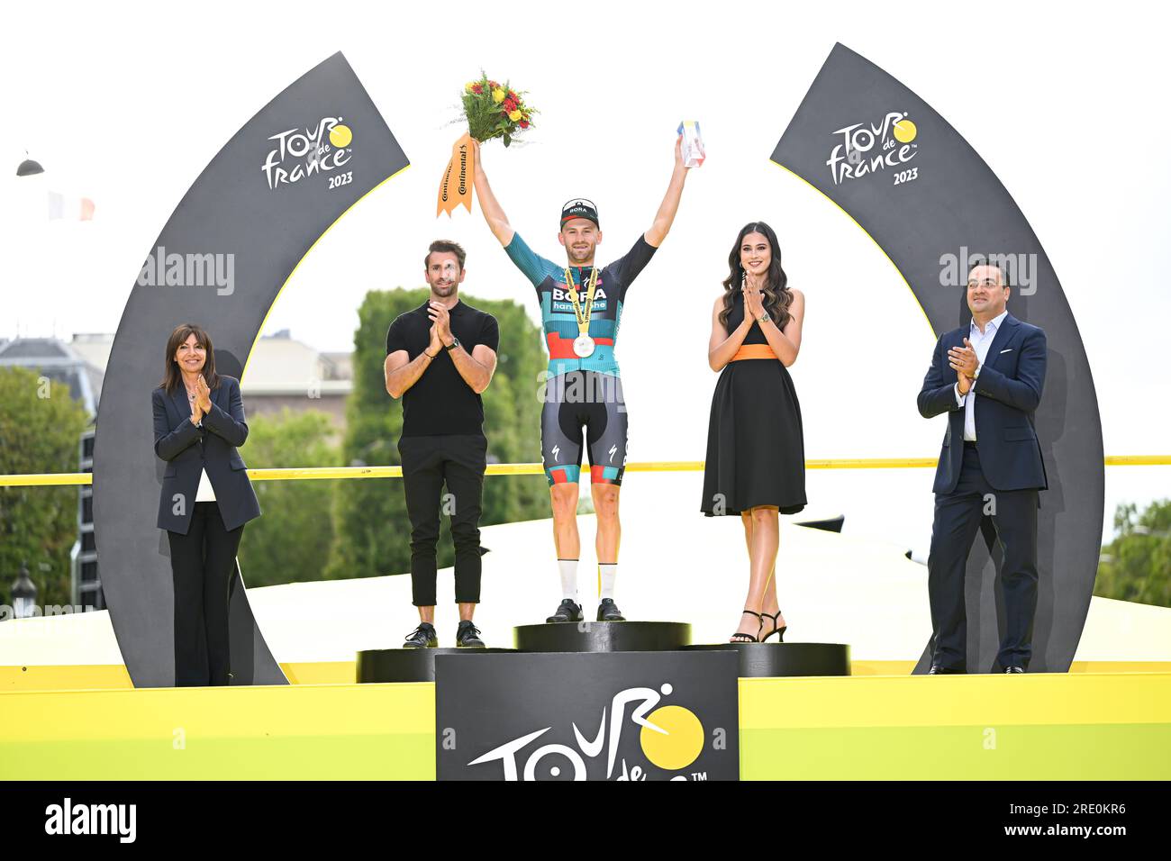 Jordi Meeus (Bora-Hansgrohe) gewinnt den Sprint in der Phase 21 der Tour de, Frankreich. , . In Paris, Frankreich. Kredit: Victor Joly/Alamy Live News Stockfoto
