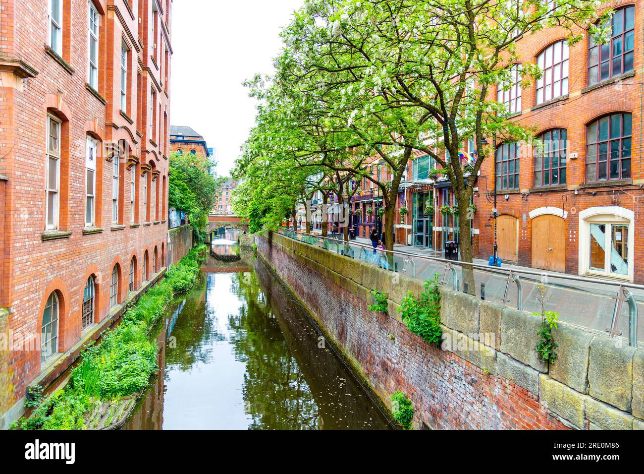 Rochdale Canal entlang der Canal Street im Manchester Gay Village, Manchester, England Stockfoto