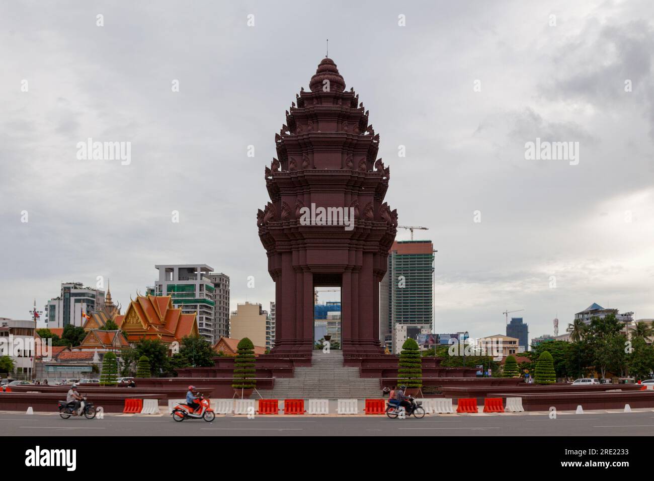 Phnom Penh, Kambodscha - August 26 2018: Das Unabhängigkeitsdenkmal wurde 1958 erbaut, um Kambodschas Unabhängigkeit von Frankreich im Jahr 1953 zu gedenken. Stockfoto