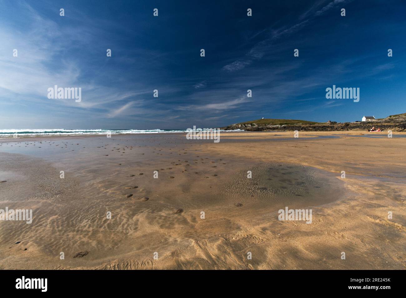 Fistral Beach in Newquay an einem Sommertag an der Südwestküste Cornwalls. Stockfoto