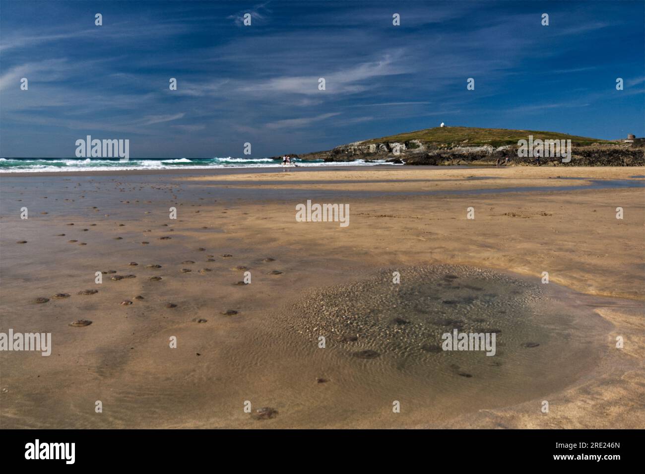 Fistral Beach in Newquay an einem Sommertag an der Südwestküste Cornwalls. Stockfoto