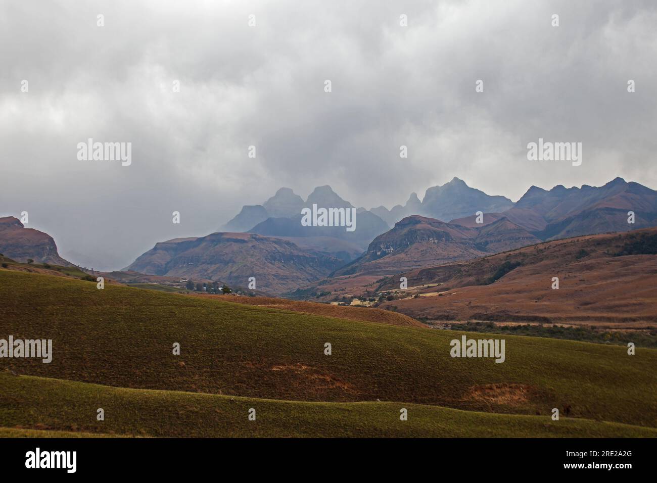 Stürmische Drakensberg-Szene 15708 Stockfoto