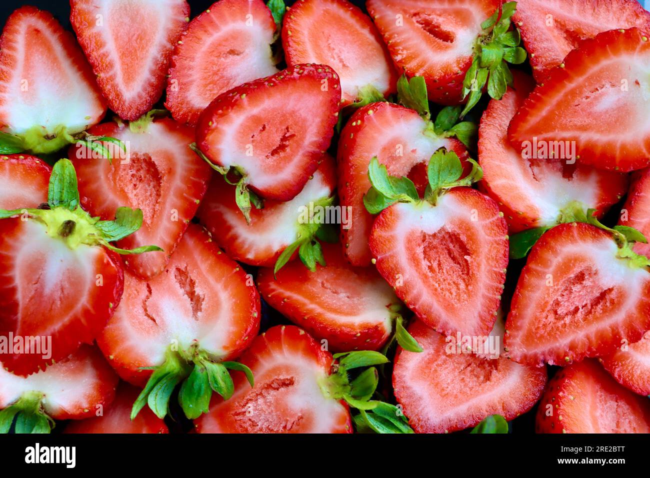 Erdbeeren (Fragaria x ananassa). Stockfoto