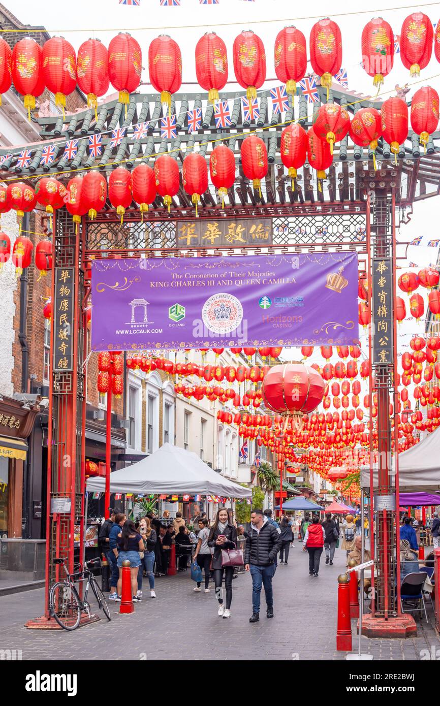 Chinatown Piafang Gate, Chinatown, Gerrard Street, City of Westminster, Greater London, England, Vereinigtes Königreich Stockfoto